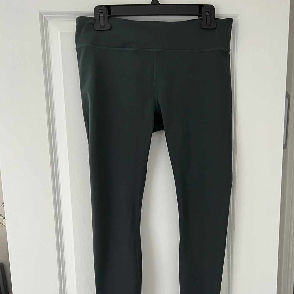 Fabletics hunter green 7/8 leggings